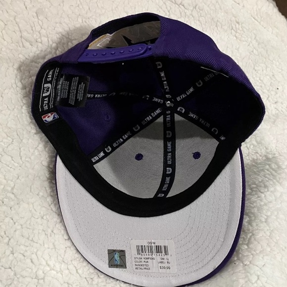 Los Angeles Lakers Cap Mens ULTRA GAME Snapback NBA Purple OSFM Official Hat NWT - Picture 5 of 5